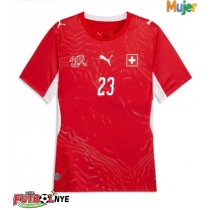 Camiseta Suiza Zeki Amdouni #23 Primera Equipación para mujer Mundial 2026 manga corta